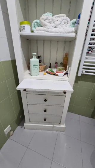 Armario de baño blanco