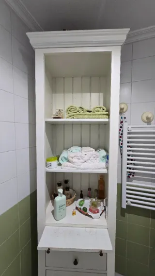 Armario de baño blanco