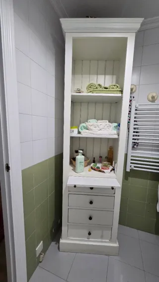 Armario de baño blanco