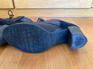 Botas Hispanitas Negras con Cordones