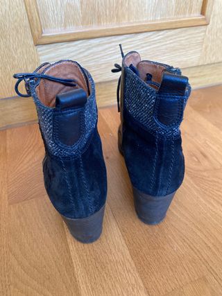 Botas Hispanitas Negras con Cordones