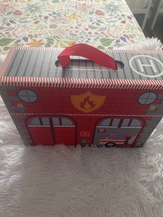Base de bomberos de juguete