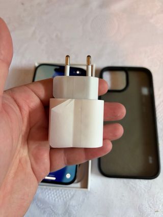 iPhone 15 128GB Negro + Cargador y Funda