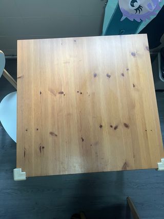 Mesa de cocina madera y patas blancas