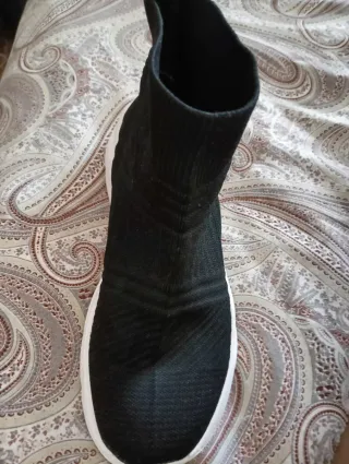 Botines Born Negros y Blancos