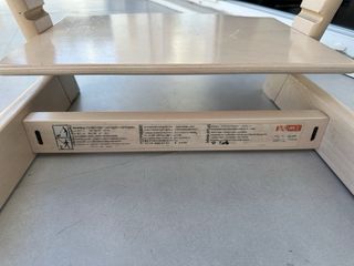 Trona Stokke madera y blanco