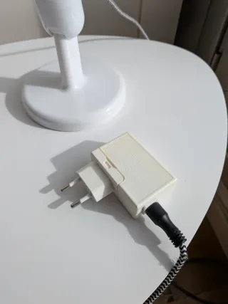 Lámpara de escritorio blanca