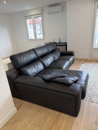 Sofá Negro 3 Plazas con Chaiselongue