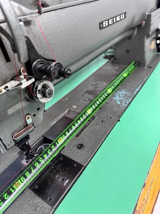 Máquina de coser triple arrastre