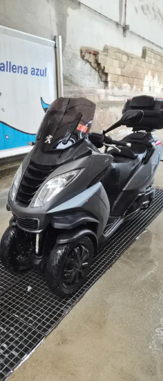 SCOOTER Peugeot Metropolis 400cc 2018 59K KMS.