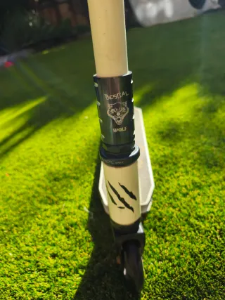 Patinete Bestial Wolf Rocky R4