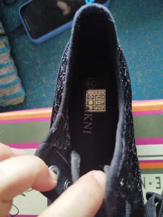 Zapatillas de encaje negras