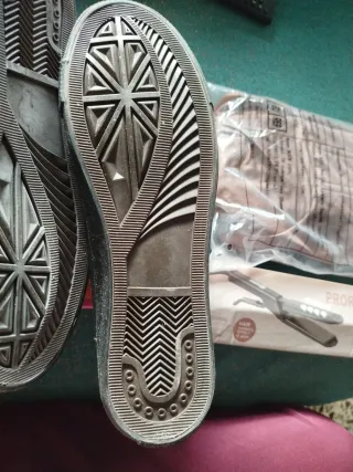 Zapatillas de encaje negras