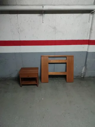 Cabecero y mesita de noche de madera