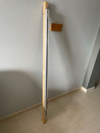 Guía para puerta corredera de madera y metal