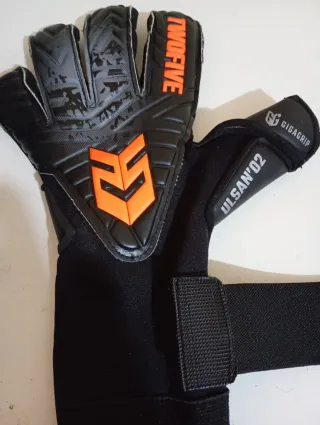 Dos pares de guantes Portero Twofive Gigagrip (T7)