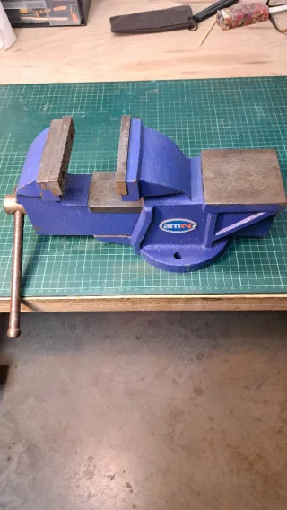 Torno mordaza de taller mediano AM2