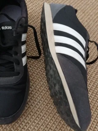 Zapatillas Adidas Negras y Blancas