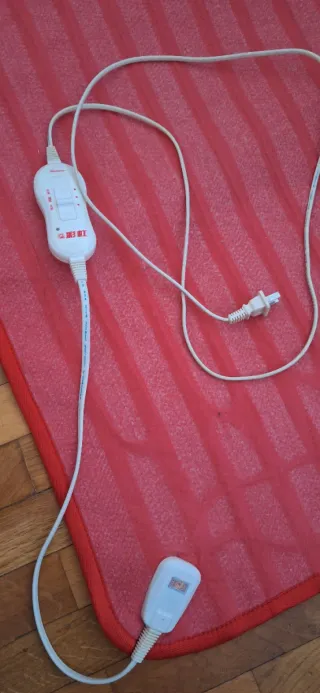 Manta eléctrica roja franela