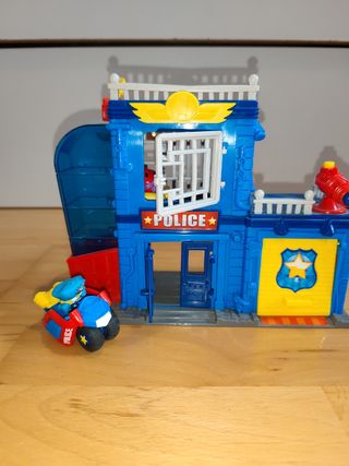 Comisaría Policía SuperZings + 2 Figuras