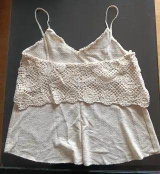 Camiseta Zara encaje beige Talla L