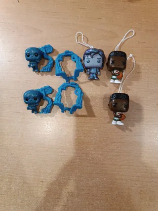 Figuras Kinder Stranger Things. 1€ cada una