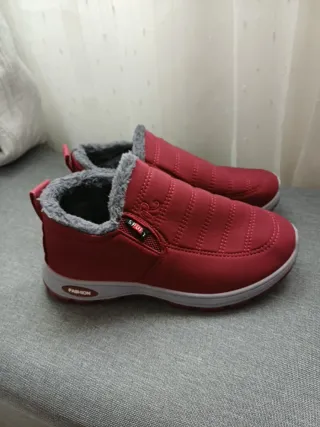 Botines de invierno rojos