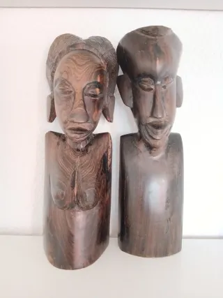 Figuras de madera tallada