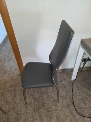 Mesa comedor con 4 sillas