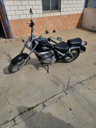 Suzuki Intruder 250cc Negra