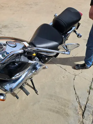 Suzuki Intruder 250cc Negra