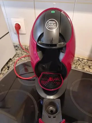 Cafetera Nescafé Dolce Gusto Roja