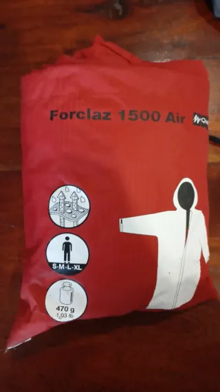 Poncho impermeable y transpirable rojo