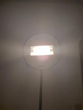 Lámpara de pie negra