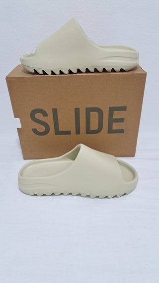 Yeezy Slide Beige Talla 43 Nuevo