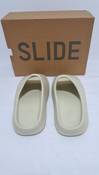 Yeezy Slide Beige Talla 43 Nuevo