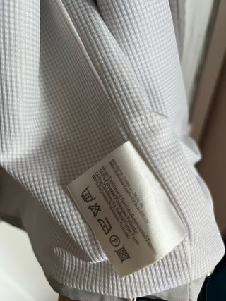 Chaqueta deportiva Umbro gris y roja