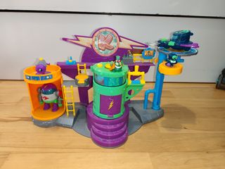 Superzings Laboratorio Kazoom y Figuras