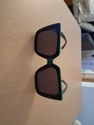 Gafas de sol Gucci verdes y negras