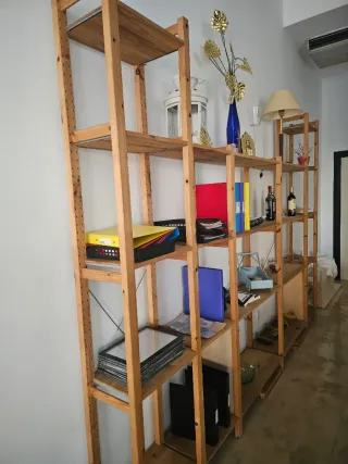 Muebles de oficina y varias impresoras