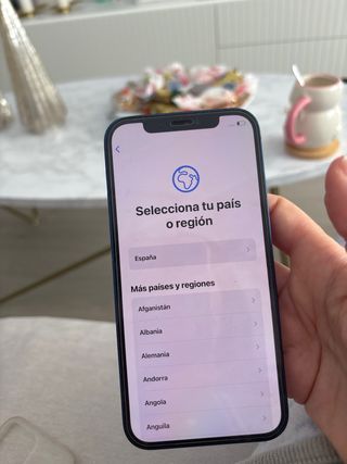 iPhone 12 ,esta nuevo ,de uso tiene un año