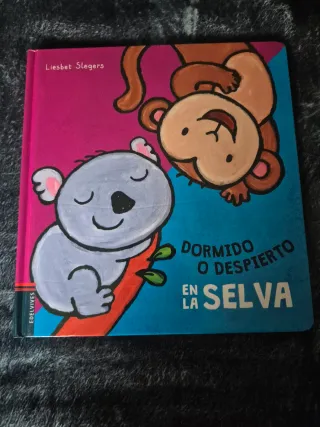 Libro dormido y despierto en la selva