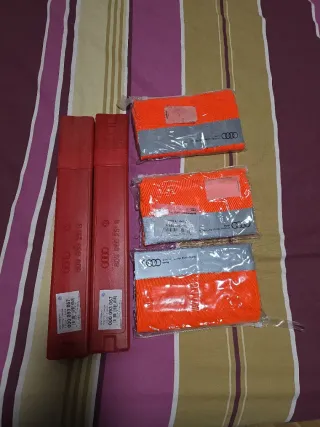 Kit de emergencia Audi Triángulos y chalecos