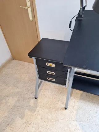 Mesa de dibujo con cajonera