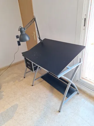 Mesa de dibujo con cajonera