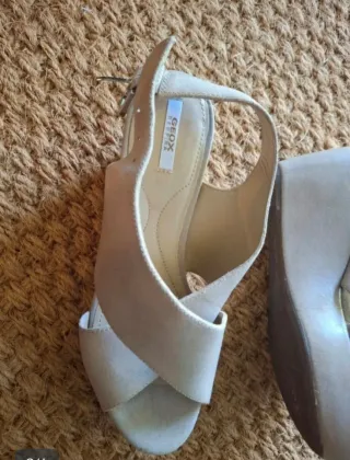 Sandalias cuña Geox mujer beige