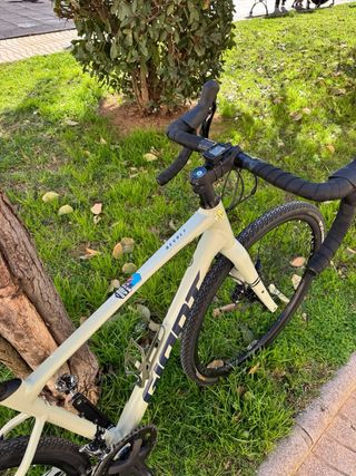 Bicicleta Gravel Giant Revolt 2 Verde Claro