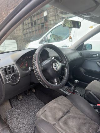 Volkswagen Golf 2000