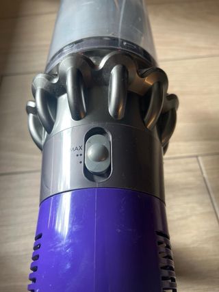 Dyson V10 Absolute para piezas o reparar