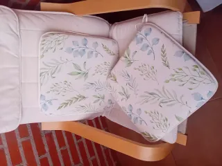 2 Cojines decorativos con hojas